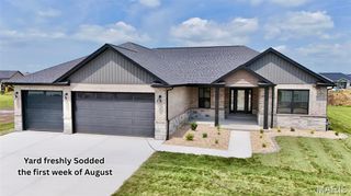 304 Rumsfeld Drive, Troy, IL 62294