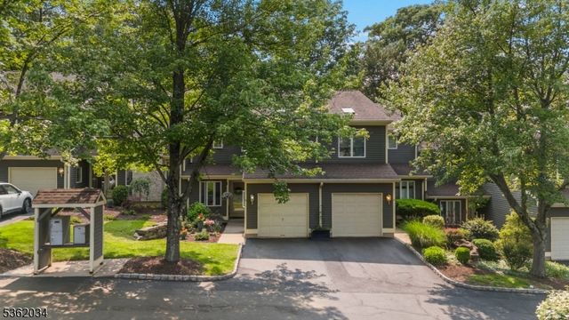 18 Inverrary Place, Clinton Twp., NJ 08801
