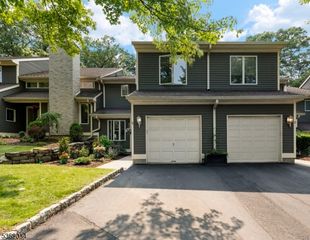 18 Inverrary Place, Clinton Twp., NJ 08801