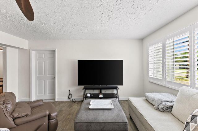 163 SUNWAY AVENUE, Sarasota, FL 34237