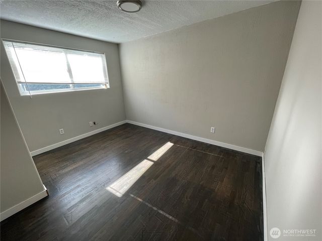 30524 8TH Avenue SW, Federal Way, WA 98023