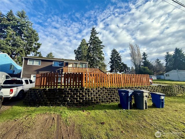 30524 8TH Avenue SW, Federal Way, WA 98023
