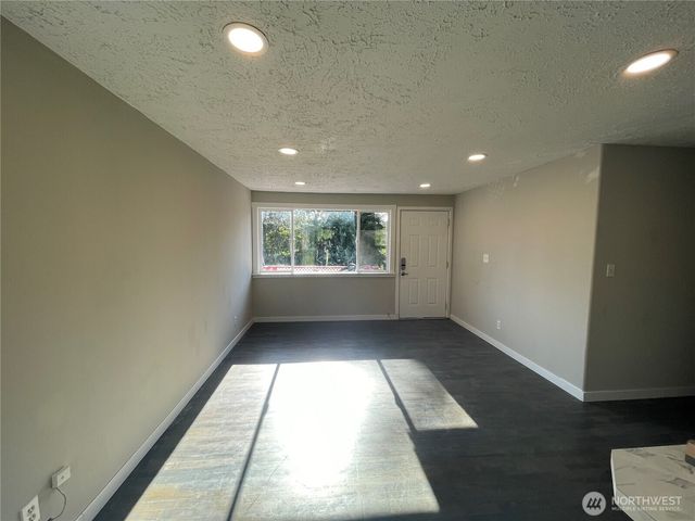 30524 8TH Avenue SW, Federal Way, WA 98023