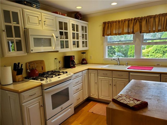 4 Key Court, Newport, RI 02840