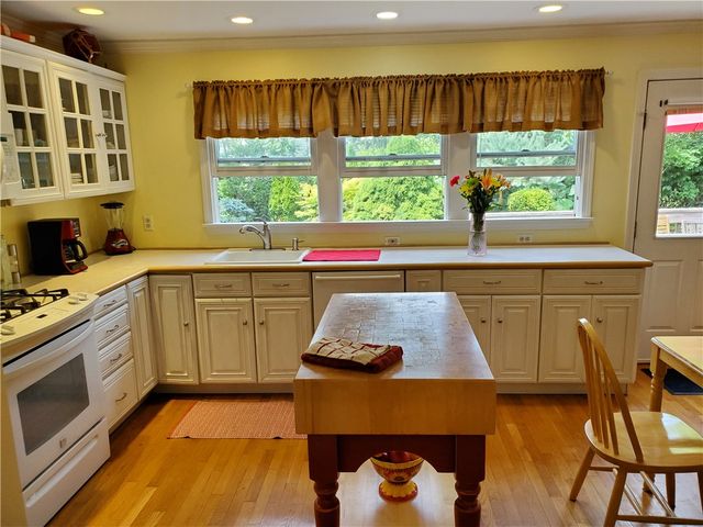 4 Key Court, Newport, RI 02840
