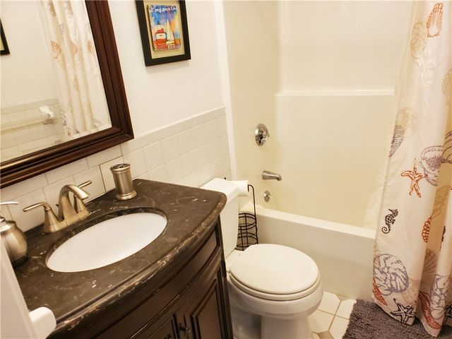 4 Key Court, Newport, RI 02840