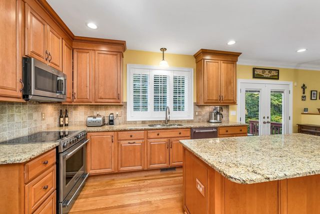 3 Batchelder Lane, Hampton Falls, NH 03844