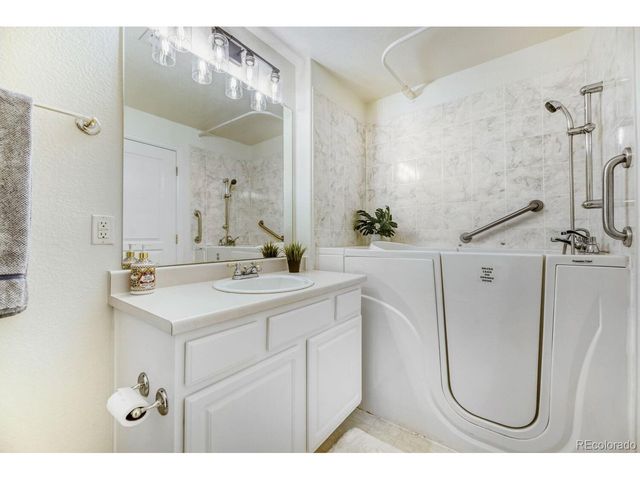 10331 W Girton Dr 104, Lakewood, CO 80227