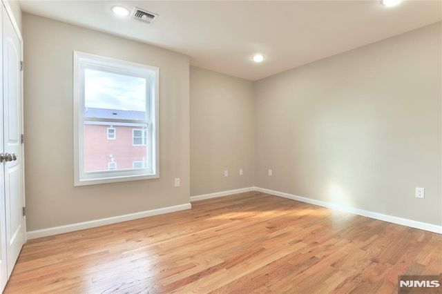 32 Garibaldi Avenue 3, Newark, NJ 07114