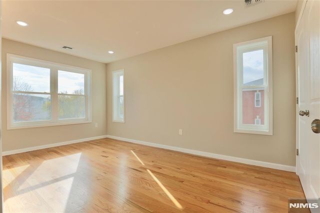 32 Garibaldi Avenue 3, Newark, NJ 07114