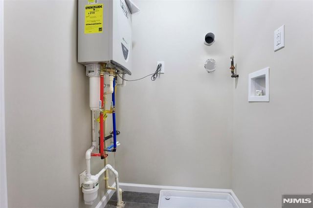 32 Garibaldi Avenue 3, Newark, NJ 07114