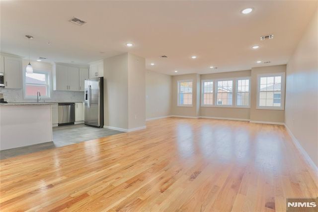 32 Garibaldi Avenue 3, Newark, NJ 07114