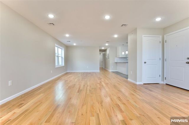 32 Garibaldi Avenue 3, Newark, NJ 07114