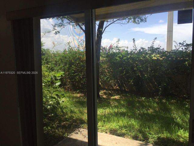 13950 SW 260th St 101, Homestead, FL 33032