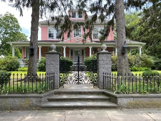 173 Sea Cliff Avenue 2E, Sea Cliff, NY 11579