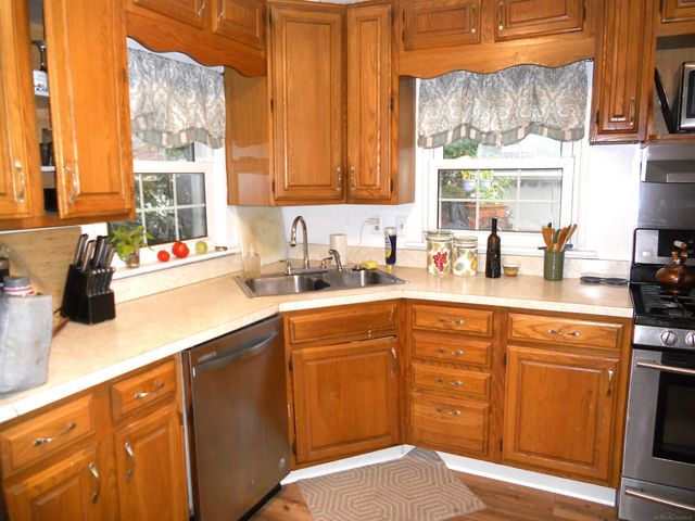 8239 Garbor Drive, Warren, MI 48093