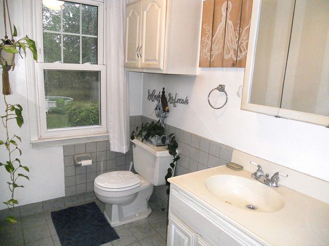 8239 Garbor Drive, Warren, MI 48093