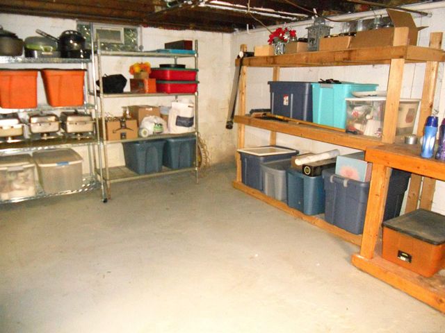 8239 Garbor Drive, Warren, MI 48093