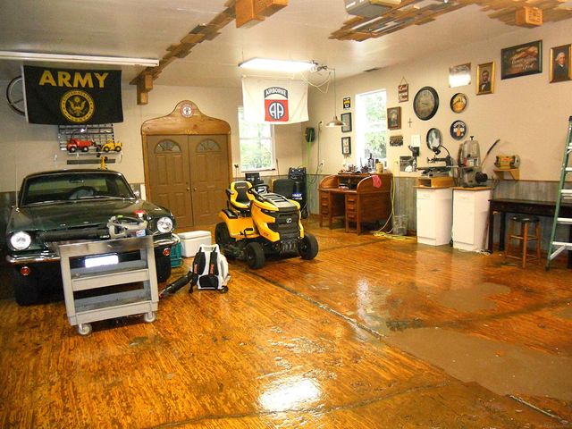 8239 Garbor Drive, Warren, MI 48093