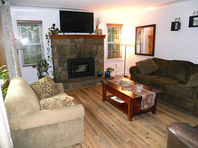 8239 Garbor Drive, Warren, MI 48093