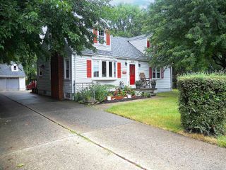 8239 Garbor Drive, Warren, MI 48093