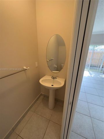 2336 SE 24th Ave 2336, Homestead, FL 33035