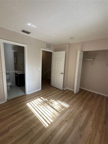 2336 SE 24th Ave 2336, Homestead, FL 33035