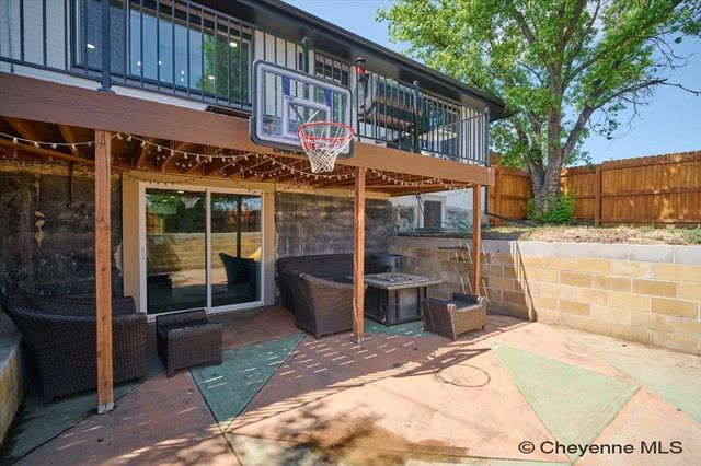 600 HARMONY LN, Cheyenne, WY 82009