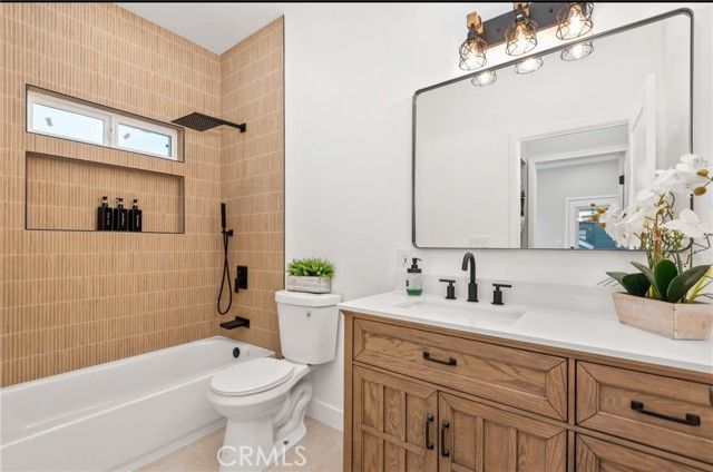 5414 Hillcrest, Los Angeles, CA 90043