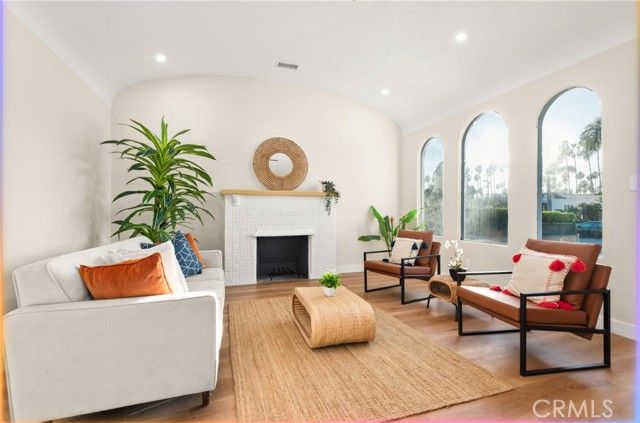 5414 Hillcrest, Los Angeles, CA 90043