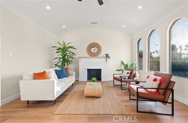 5414 Hillcrest, Los Angeles, CA 90043