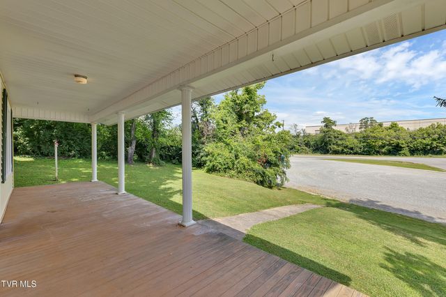 102 Village Drive Drive, Greeneville, TN 37745
