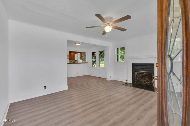 102 Village Drive Drive, Greeneville, TN 37745