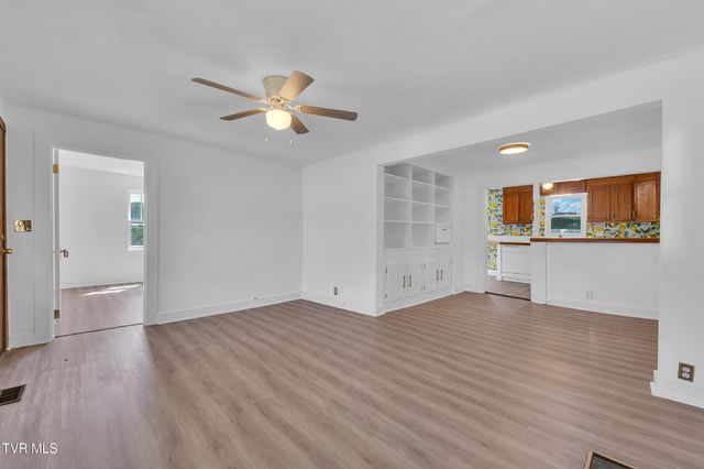 102 Village Drive Drive, Greeneville, TN 37745