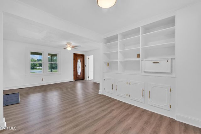 102 Village Drive Drive, Greeneville, TN 37745