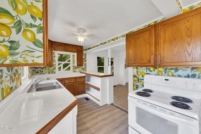 102 Village Drive Drive, Greeneville, TN 37745