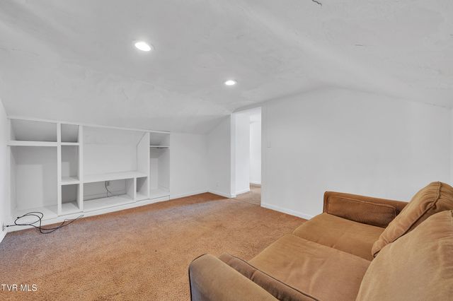102 Village Drive Drive, Greeneville, TN 37745