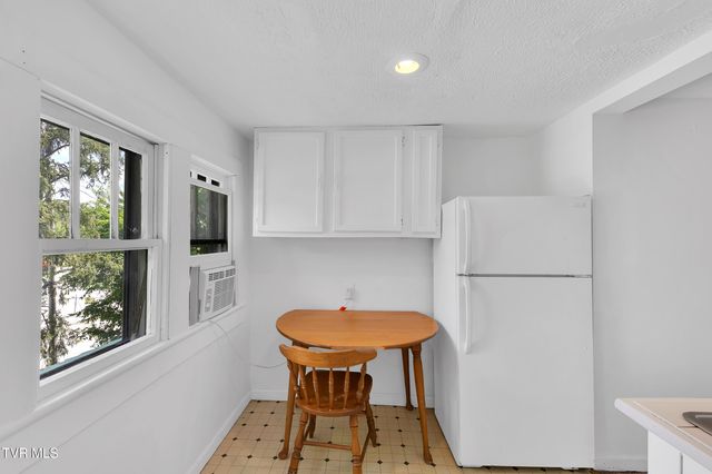 102 Village Drive Drive, Greeneville, TN 37745