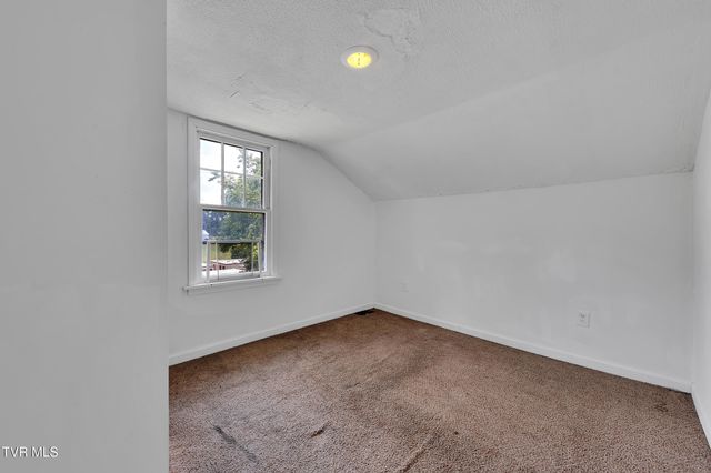 102 Village Drive Drive, Greeneville, TN 37745