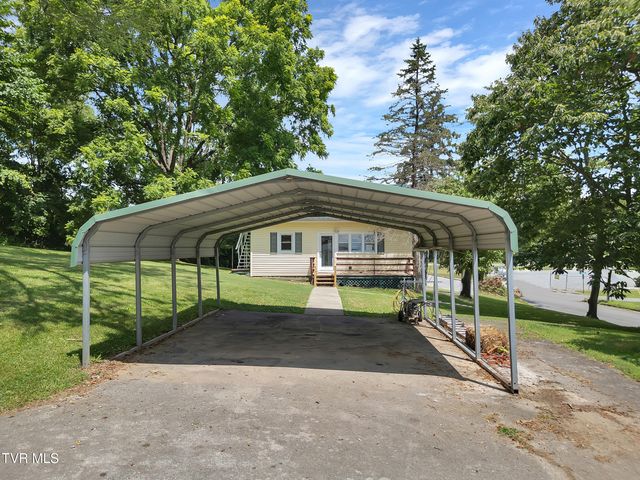 102 Village Drive Drive, Greeneville, TN 37745