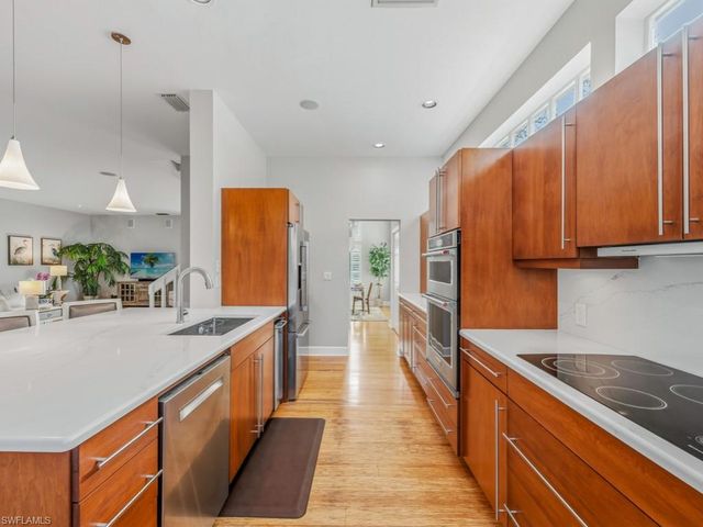 3490 Thornbury LN, Bonita Springs, FL 34134