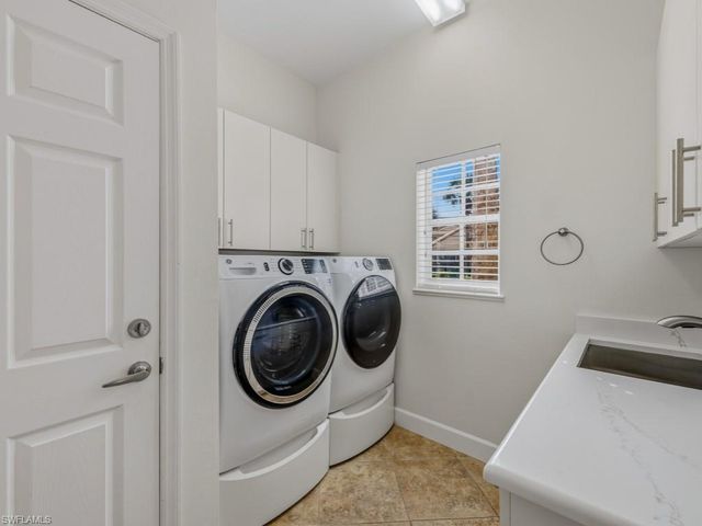 3490 Thornbury LN, Bonita Springs, FL 34134