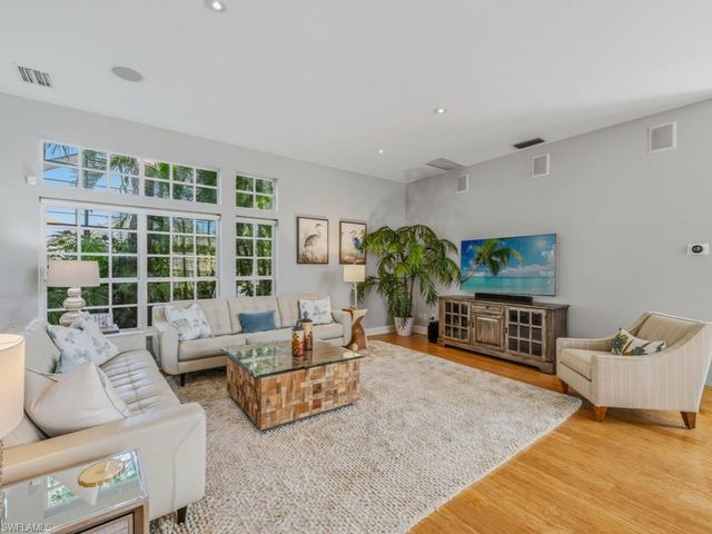 3490 Thornbury LN, Bonita Springs, FL 34134