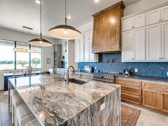 2219 Winter Creek Boulevard, Blanchard, OK 73010