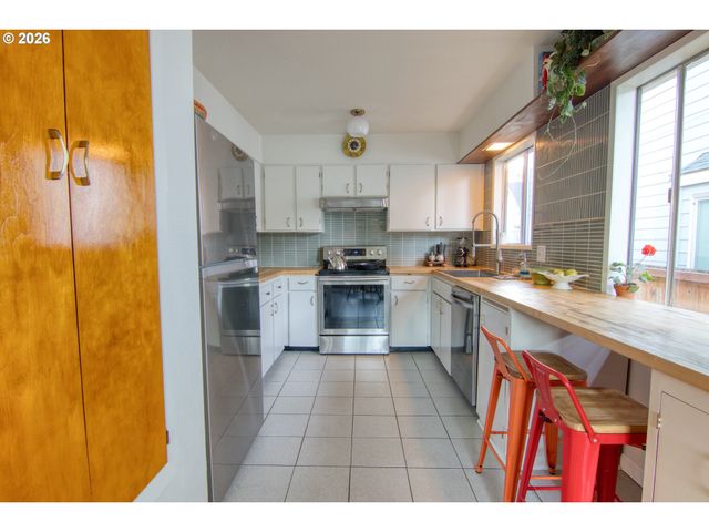 6843 N SWIFT St, Portland, OR 97203