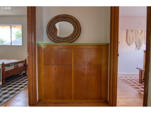 6843 N SWIFT St, Portland, OR 97203