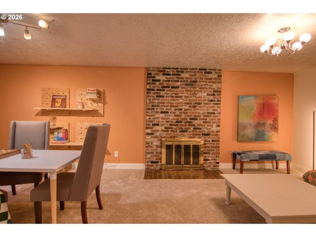 6843 N SWIFT St, Portland, OR 97203