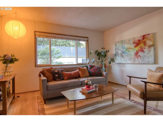 6843 N SWIFT St, Portland, OR 97203