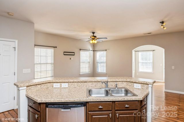 2327 Crosscut Drive, Charlotte, NC 28214