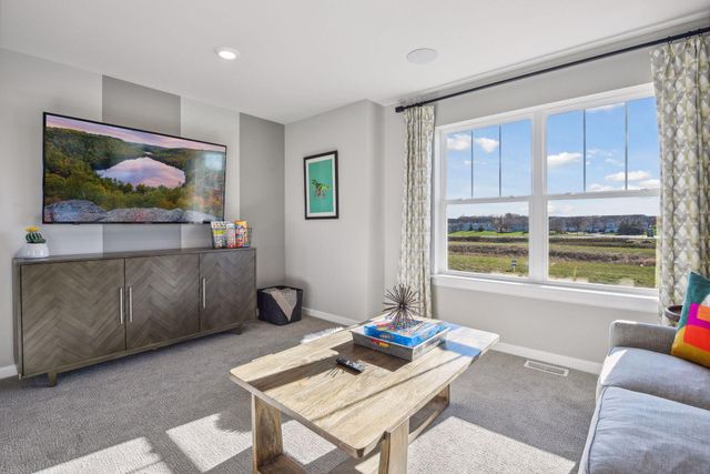 1542 Philipp Way, Shakopee, MN 55379